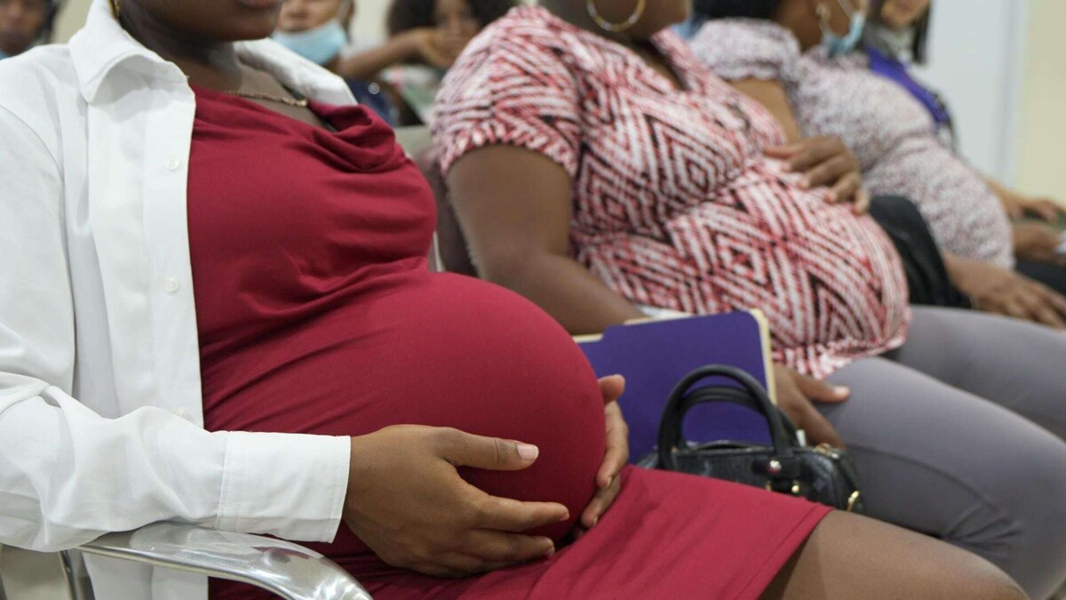 Уровень подростковых беременностей снизился в Доминиканской Республике