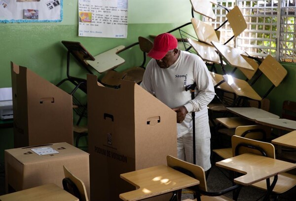 Президентские и законодательные выборы в Доминиканской Республике проходят мирно