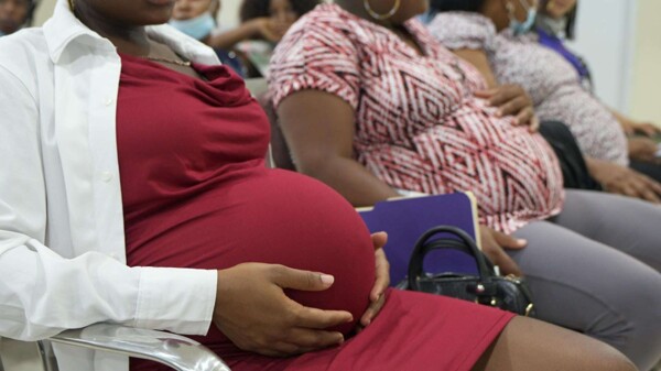 Уровень подростковых беременностей снизился в Доминиканской Республике