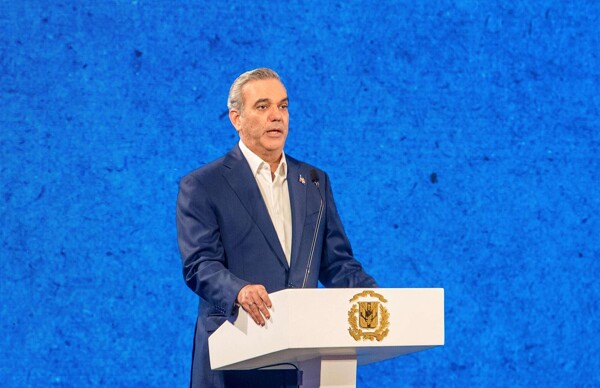 Учетная запись Твиттера президента взломана и восстановлена